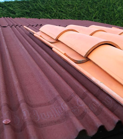 Barrera de protección muy duradera contra goteras en tejados. Impermeabilización inteligente, serenidad a largo plazo.